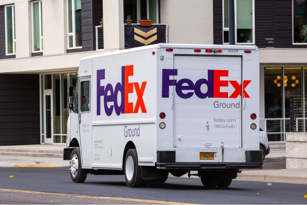 2000 FEDEX Truck